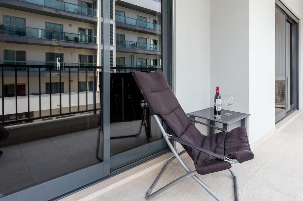 Lagos Marina Apartment With Pool & Gym Exteriör bild